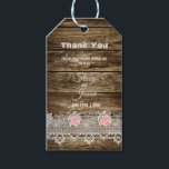 Rustic Barn Wood & Lace Vielen Dank Geschenkanhänger<br><div class="desc">Ich hoffe,  Sie genießen diese großartige Hochzeit Dankeschön Ihnen Geschenke Tags mit diesem rustikalen Barnholz,  Weiße Spitzen und weich rosa Rosen darauf. Sie können ALLE PERSÖNLICHEN INFORMATIONEN auf der Geschenkmarke ändern,  um Ihren Bedürfnissen gerecht zu werden. Genießen Sie https://www.zazzle.com/store/artzdizigns</div>
