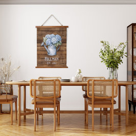 Rustic Blue Hydrangea Watering kann Personalisiert Wandteppich Mit Holzrahmen