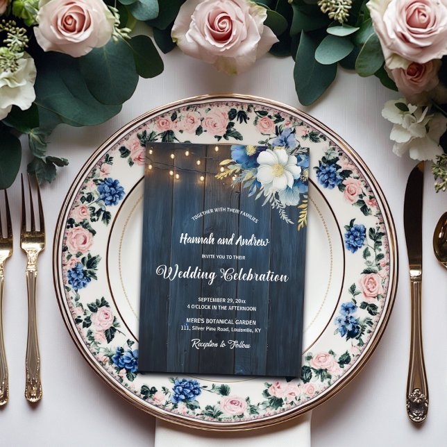 Rustic Blue Wood White Blue Floral Wedding Einladung (Von Creator hochgeladen)