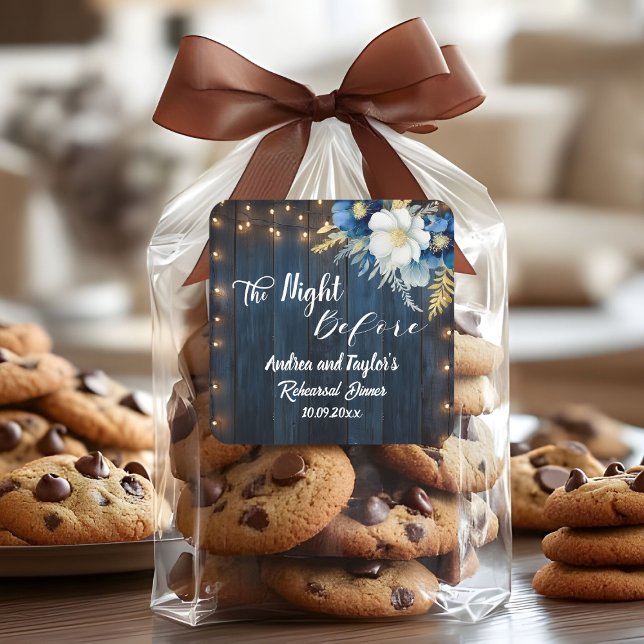 Rustic Blue Wood White Floral Probe Dinner Quadratischer Aufkleber (Von Creator hochgeladen)