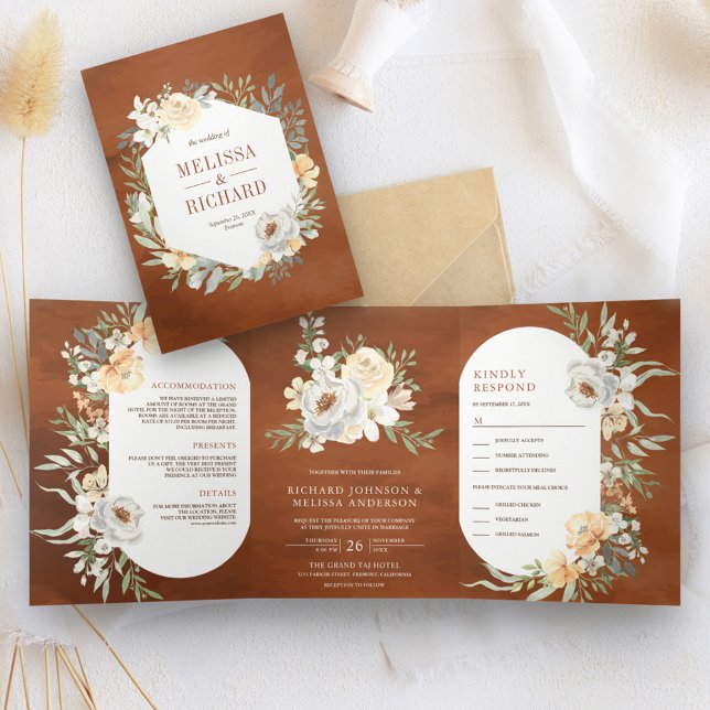 Rustic Boho Earthy Peach Floral Terracotta Wedding Dreifach Gefaltete Einladung (Von Creator hochgeladen)