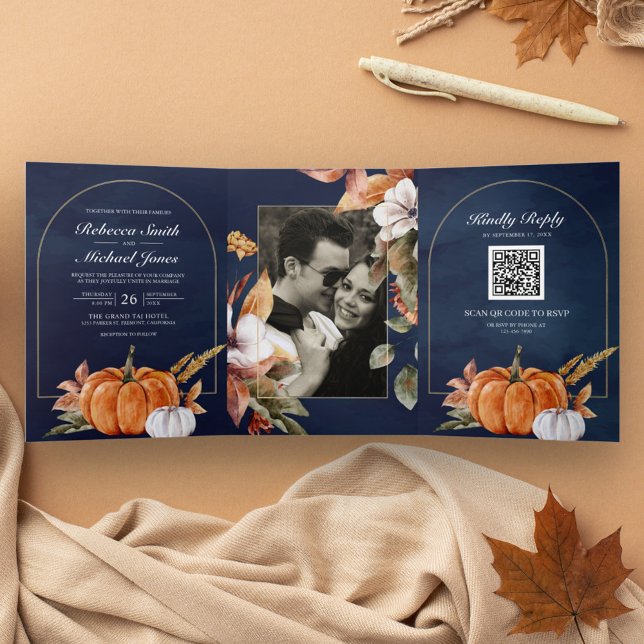 Rustic Boho Pumpkin Foto QR Code Navy Hochzeit Dreifach Gefaltete Einladung (Von Creator hochgeladen)