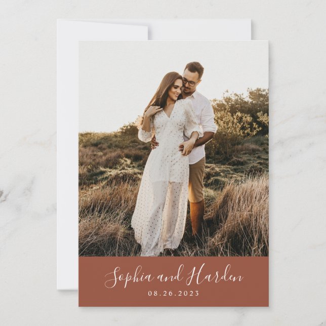 Rustic Boho Terracotta Monogram Foto Wedding Einladung (Vorderseite)