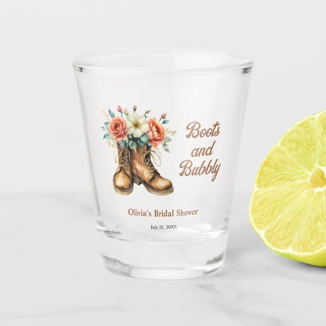 Rustic Boots and Bubbly Western Bridal Shower  Schnapsglas (Vorderseite)