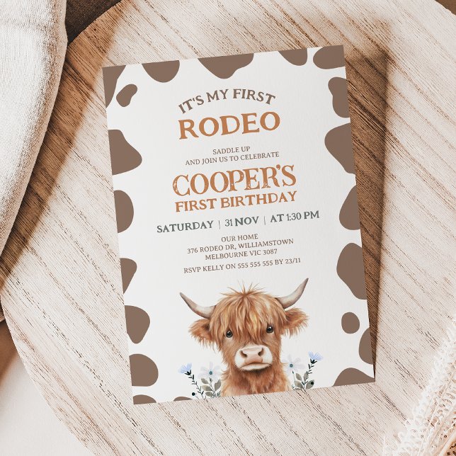 Rustic Brown Highland Cow First Rodeo Birthday Einladung (First Rodeo First Birthday Invitation, Highland Cow 1st Birthday Invitation, Boy 1st Birthday Invite)
