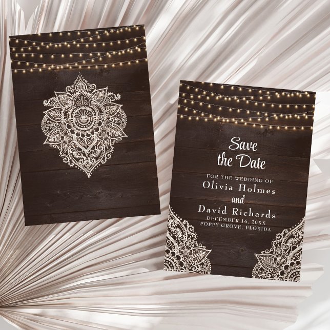 Rustic Brown String Light Enregistrer la carte Dat (Rustic Brown String Light Save the Date Card on a sunny white dry palm leaf.)