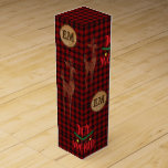Rustic Buffalo Kariert STAG Monogram Christmas Weinbox<br><div class="desc">Dieser festliche Weihnachtsfest,  das Buffalo karierte,  rustikale Flaschenhalter ist perfekt für die Wintersaison. ___________________________________________________________________________ Für Hilfe,  Matching-Elemente oder individuelle Design-Kontakt Designer LeahG über die Registerkarte.</div>