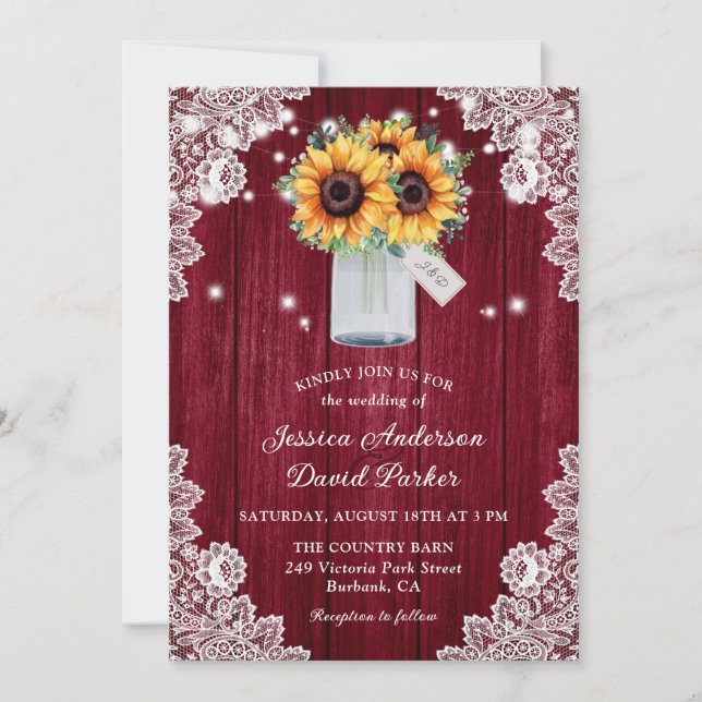 Rustic Burgundy Lace Mason Jar Sunflower Wedding Einladung (Vorderseite)