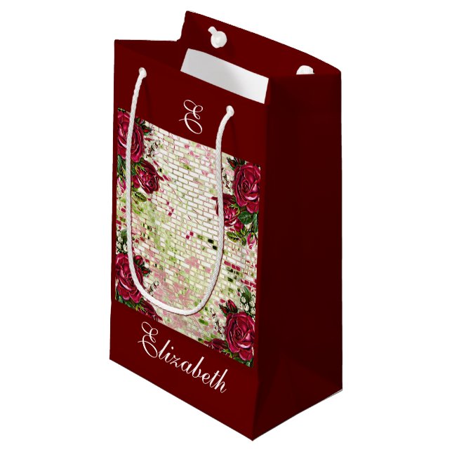 Rustic Burgundy Maroon Rose Bridesmaid Monogram Kleine Geschenktüte (Vorderseite Schrägansicht)