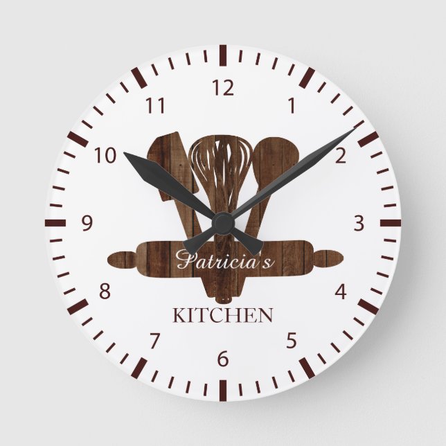 Rustic Dark Wood And White Personalized Kitchen   Runde Wanduhr (Vorderseite)