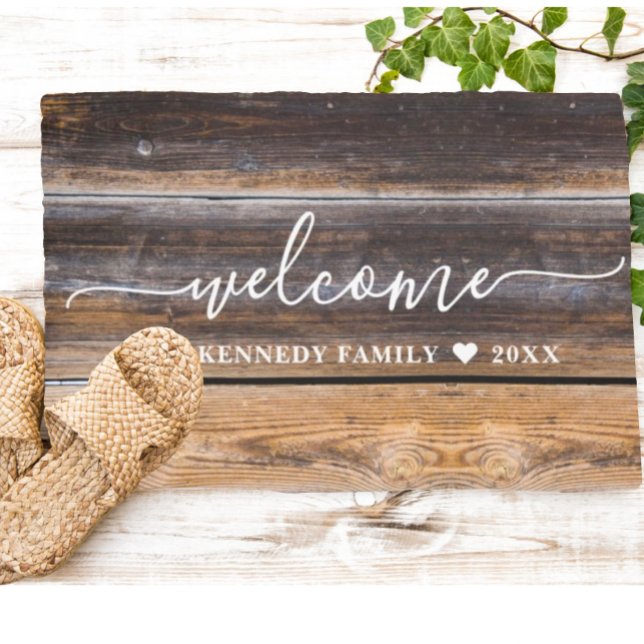 Rustic Distressed Wood Family Name Welcome Fußmatte (Von Creator hochgeladen)