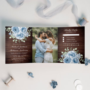 Rustic Dusty Blue Rose Foto Barn Wood Wedding Dreifach Gefaltete Einladung