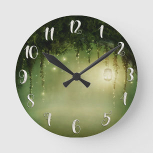 Rustic Enchanted Green Forest & Jar Lights Custom Runde Wanduhr