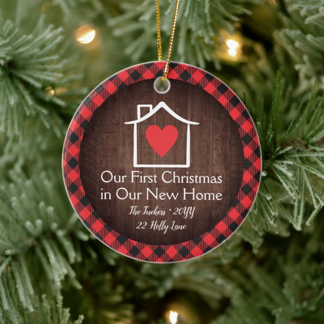 Rustic First Christmas New Zuhause Heart Kariertes Keramik Ornament (Baum)