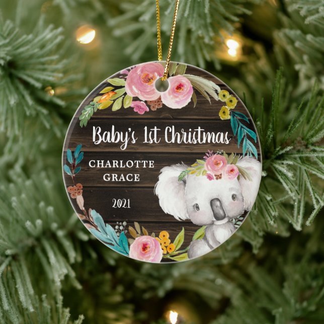 Rustic Floral Koala Baby's First Christmas Keramik Ornament (Baum)