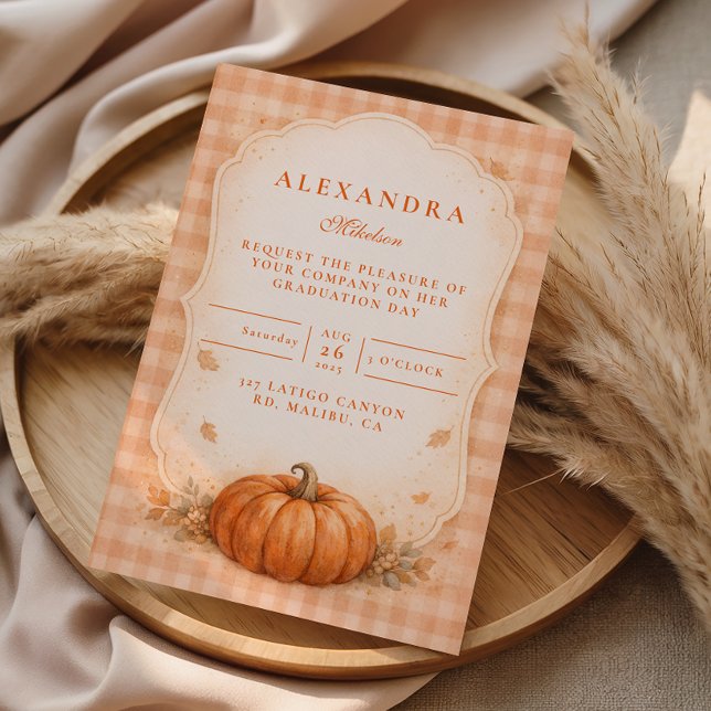 Rustic Gingham Pumpkin Fall Graduation Einladung (Von Creator hochgeladen)