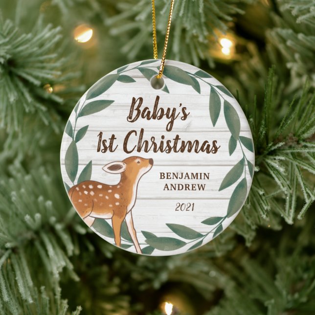 Rustic Greenery Deer Baby's First Christmas Photo Keramik Ornament (Baum)