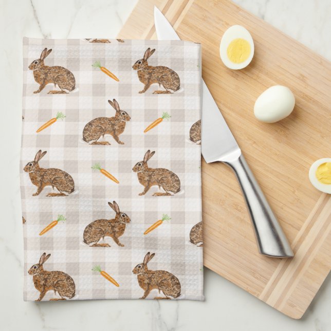 Rustic Hare And Carrot Pattern Beige Farmhouse Geschirrtuch (Viertel Falte)