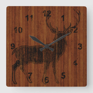 Rustic Hot Branded Deer Image in wood Quadratische Wanduhr