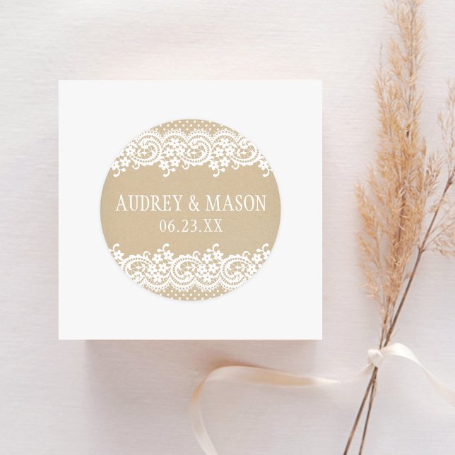 Rustic Kraft and Lace Wedding Monogram Runder Aufkleber (Von Creator hochgeladen)