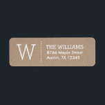 Rustic Kraft Custom Monogram Rücksendeadresse<br><div class="desc">Maßgeschneiderte Rücksendeadressen-Aufkleber mit schlanker Typografie auf rustikalen Imitaten auf einem Hintergrund aus Kraftpapier. Personalisieren Sie es mit Ihrem Monogramm Initial, Name und Adresse oder einem anderen benutzerdefinierten Text. Klicken Sie auf Anpassen, um Schriftart und Farben zu ändern, den Text zu verändern oder zu verändern, um ein einzigartiges Label-Design zu erstellen....</div>