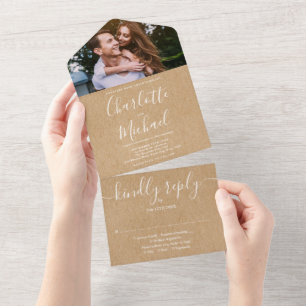 Rustic Kraft Elegant Modernes Script Foto Hochzeit All In One Einladung