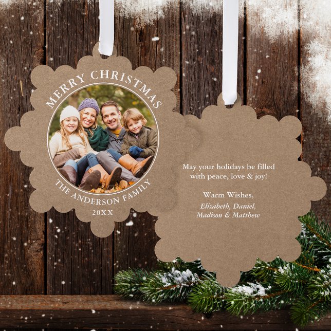 Rustic Kraft Style Frohe Weihnachts-Foto Ornament Karte (A greeting card that is also an ornament! Customize with your photo and personalized text.)