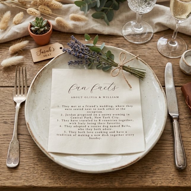 Rustic Modern Script Fun Facts Wedding Serviette (Von Creator hochgeladen)