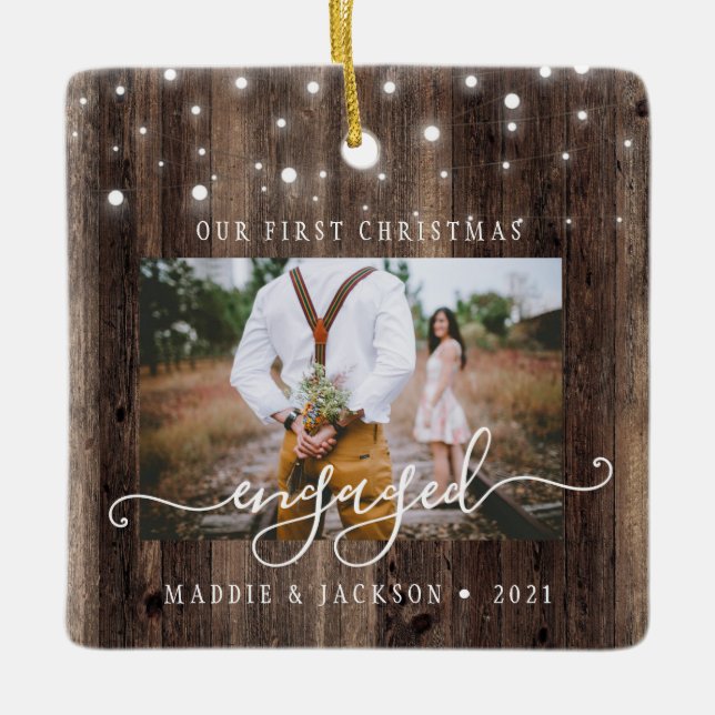 Rustic Our First Christmas Engaged 2 Foto Keramikornament (Vorderseite)