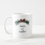 Rustic Pinecone Bough Newlywed Coffee Tasse<br><div class="desc">Diese rustikale Hochzeitskaffee-Tasse verfügt über ein Pinecone-Banner,  das ursprünglich in Aquarell gemalt wurde. Ein perfektes Geschenk für die Neuvermählten,  auch perfekt als Jubiläumsgeschenk. Ändern Sie einfach die Namen zu Ihrer Lieblingsbraue und Bräutigam und fügen Sie das Hochzeitsdatum und Ort auf der anderen Seite.</div>