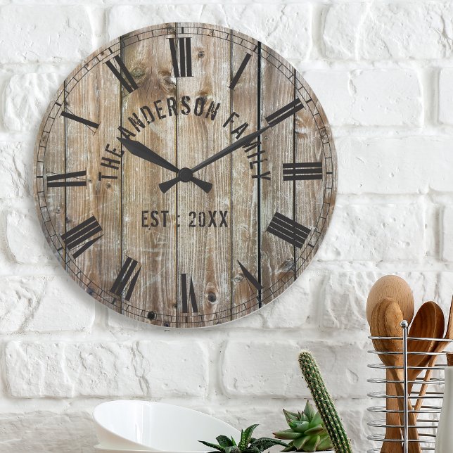 Rustic Planks Wood Custom Family Name Bauernhof Große Wanduhr (Von Creator hochgeladen)