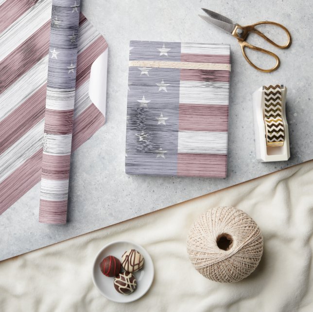 Rustic Red White Blue Wood USA Flag Geschenkpapier (Kunsthandwerk)