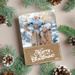 Rustic Retro Frohe Weihnachts Typografie Foto Feiertagskarte<br><div class="desc">Feiern Sie Ihren Urlaub mit dieser rustikalen Fotokarte mit fröhlicher Weihnachtstypografie: Braun Imitate Kraftpapier rahmen Ihre Fotos und fügt eine Vintage Touch hinzu. Fügen Sie Ihre benutzerdefinierte Nachricht auf der Rückseite der Karte hinzu. Spaß und festlich, aber trendig und stilvoll, Ihre Karte ist sicher, Freunde und Familie lächeln zu machen....</div>