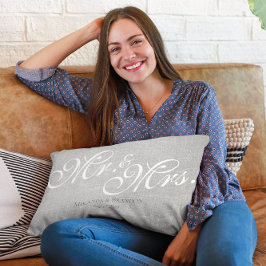 Rustic Simple Modern Mr. and Mrs. Gift Gray Lendenkissen