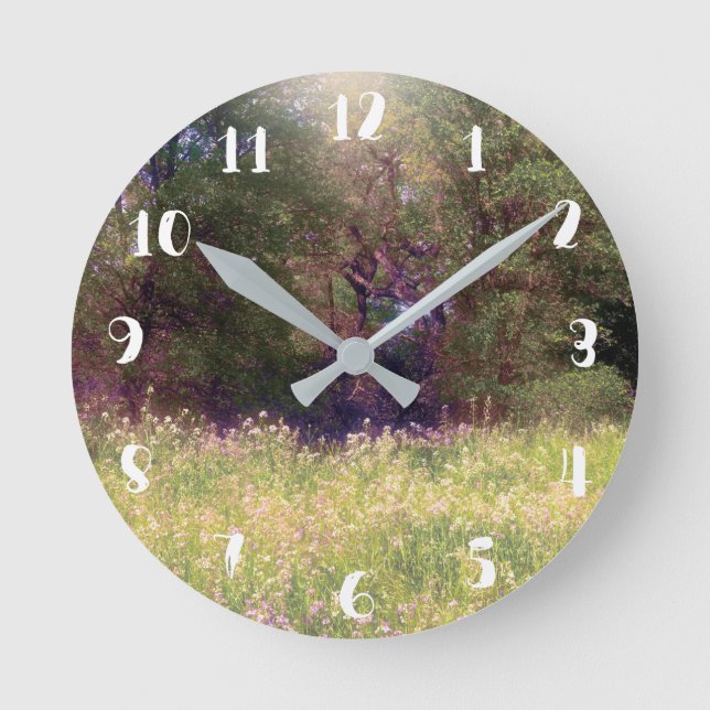Rustic Spring Floral Enchanted Forest Trees Runde Wanduhr (Vorderseite)