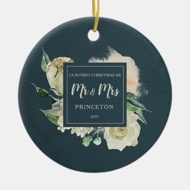 Rustic unsere ersten Weihnachten als Mr. & Mrs. Na Keramik Ornament (Vorne)