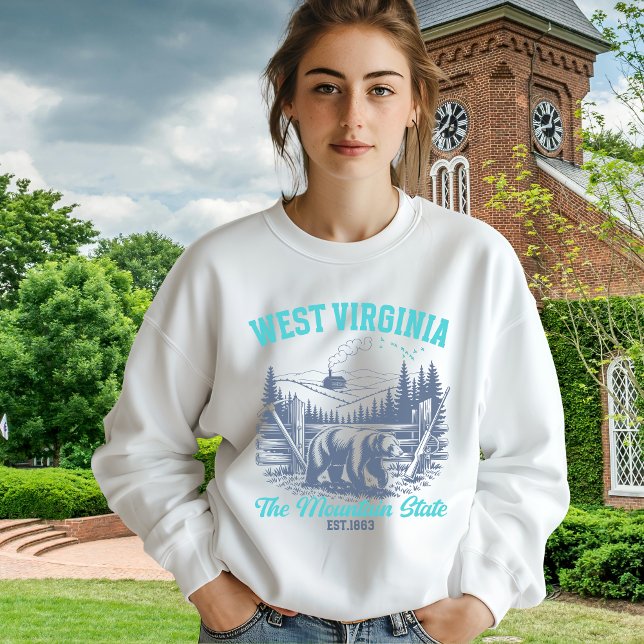 Rustic West Virginia Nature Scene with Bear Sweatshirt (Von Creator hochgeladen)