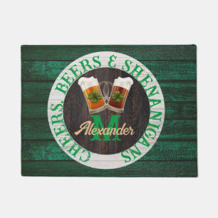 Rustic Wood Cheers Beers Shenanigans Fußmatte