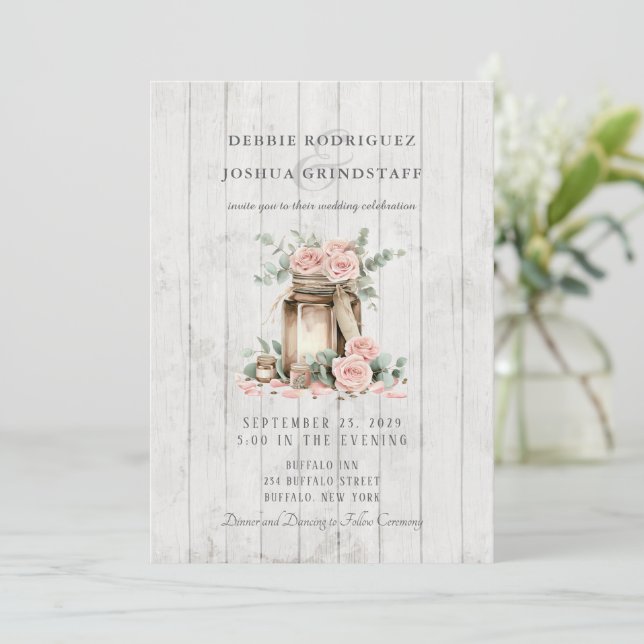 Rustic Wood Mason Jar Floral Wedding Invitation  (Debout devant)