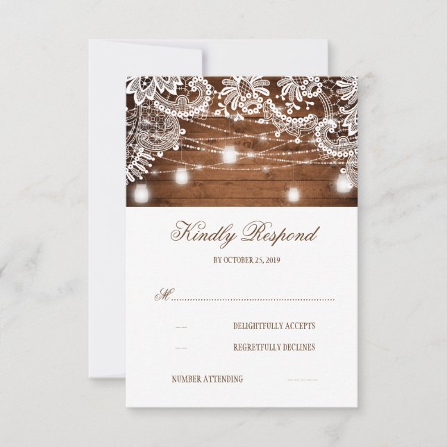 Rustic Wood Mason Jar Lights Lace Wedding RSVP Karte (Vorderseite)