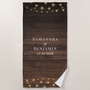 Rustic Wood Newlyweds Mr. und Mrs. Personalisiert Strandtuch