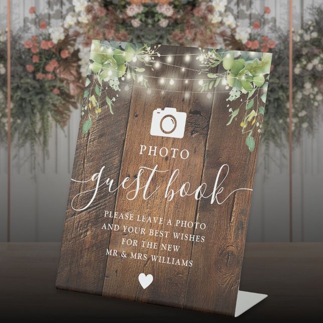 Rustic Wood String Light Greenerity Foto Gästebuch Sockelschild (Rustic Wood String Light Greenery Photo Guest Book Pedestal Sign)