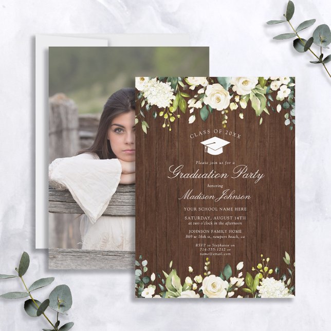 Rustic Wood White Floral Foto Graduation Party Einladung (Von Creator hochgeladen)