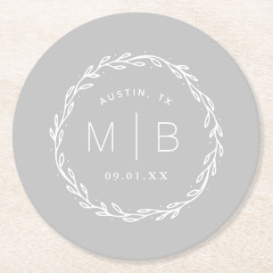 Rustic Wreath Wedge Monogram Grau Runder Pappuntersetzer