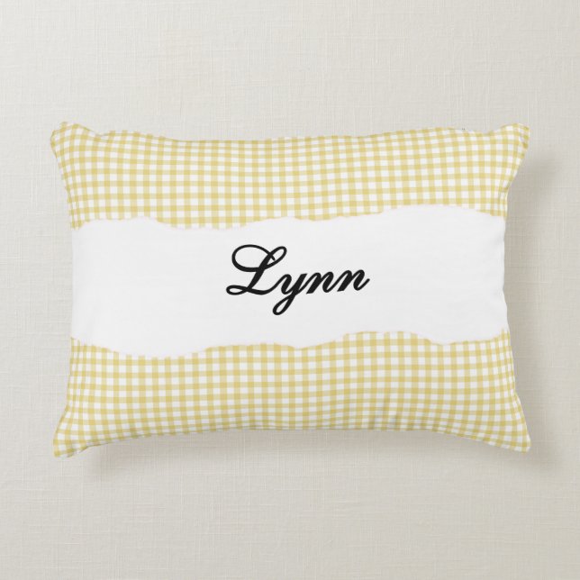 Rustic Yellow Gingham Personalized Name Dekokissen (Vorderseite)