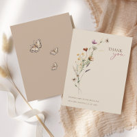 Rustikal-braune Wildblumen und Schmetterlinge Hoch