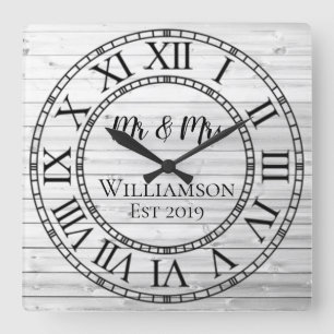 Rustikal personalisiertes graues Holz individuell  Quadratische Wanduhr