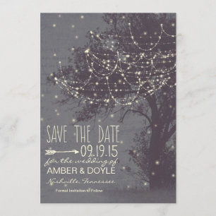 Rustikal Save the Date, alter Baum mit String Ligh Date