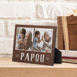 Rustikal Zwei-Foto Papou Opa Fotoplatte<br><div class="desc">Das hübsche Holzschild zum Vatertag, Geburtstag oder Großelterntag zeigt zwei Fotos nebeneinander auf einem rustikalen Hintergrund mit "Papou" darunter.</div>