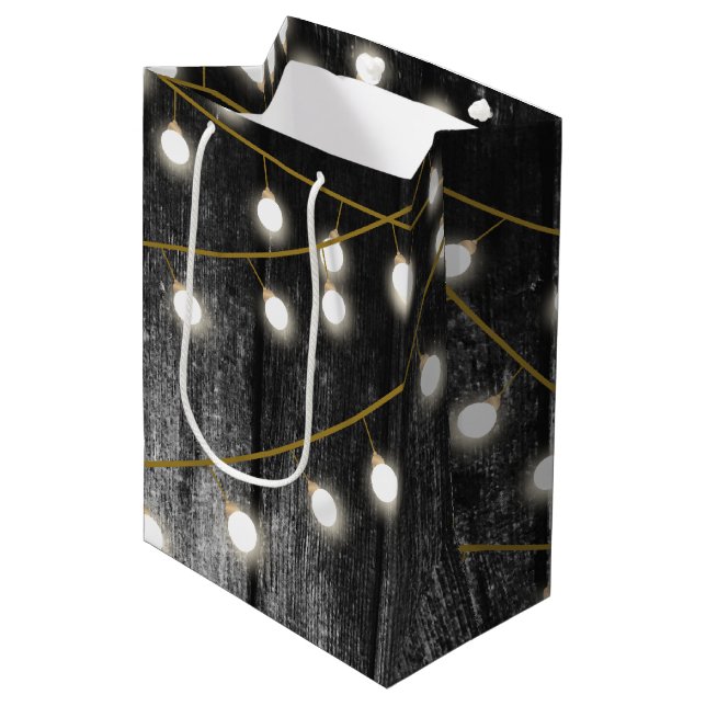 Rustikale Barschschwarz Holz Gold String Lights Mittlere Geschenktüte (Vorderseite Schrägansicht)